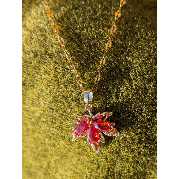 Collier "Feuille d'érable rouge" en acier inoxydable